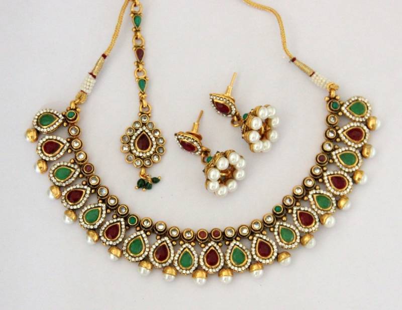 Red and green pearl necklace Clearance