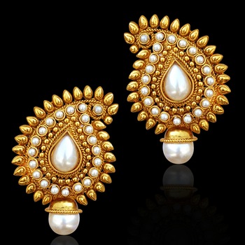 Traditional Indian Bollywood Jewelry Gold Finish Paisley Stud Traditional Indian Bollywood Jewelry Gold Finish Paisley Stud Earrings